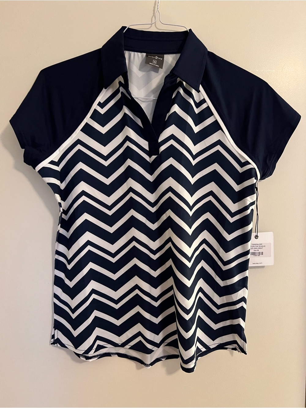 NWT Belyn Key Action Cap Sleeve Zig Zag Print, size M